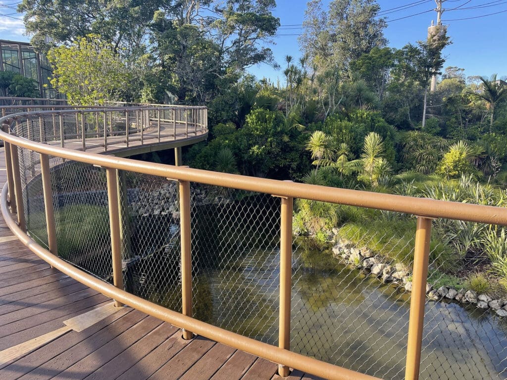 Applications | Railings with Mesh   Cablemesh.us