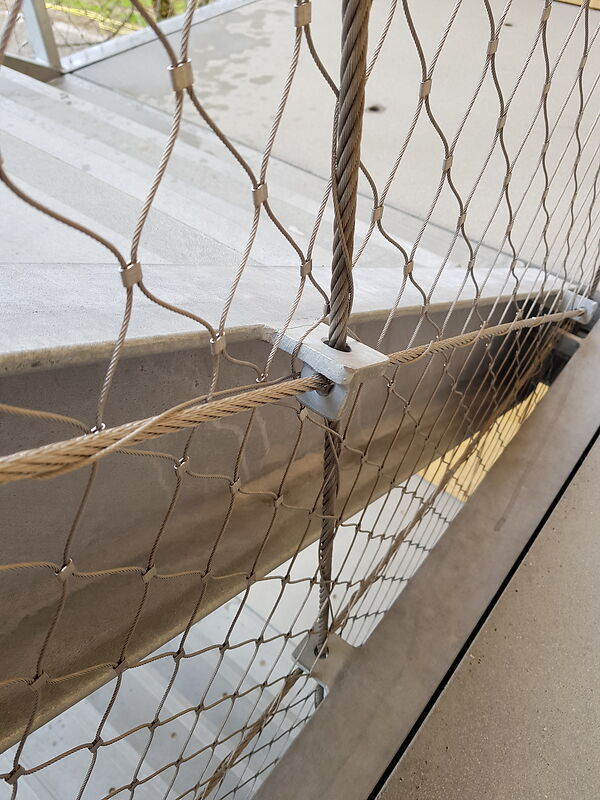 Applications | Railings with Mesh   Cablemesh.us