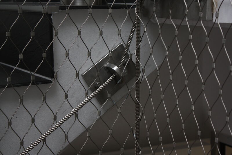 Applications | Railings with Mesh   Cablemesh.us