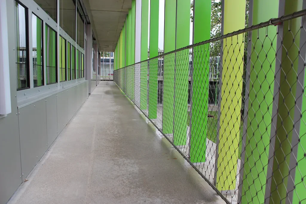 Applications | Railings with Mesh   Cablemesh.us