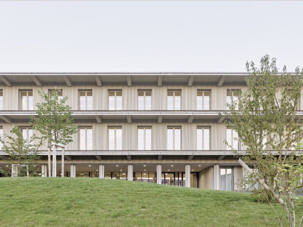 Fuchshof School Ludwigsburg exterior with stainless steel cable mesh architectural detail