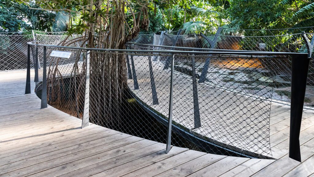 Wilhelma Crocodile Hall: Enhancing Zoo Enclosures with Stainless Steel Cable Mesh